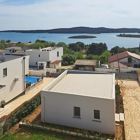 Stunning In With Kitchen Casa vacanze Pomer