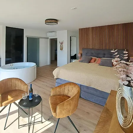 Stunning In With Kitchen