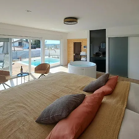 Dom wakacyjny Stunning In With Kitchen