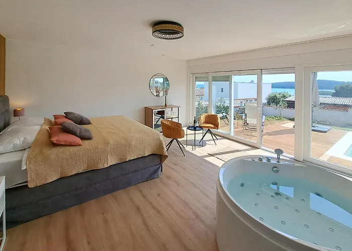 Stunning In With Kitchen