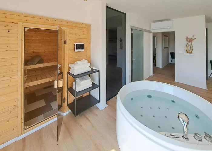 Stunning In With Kitchen * 波梅尔