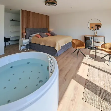 Stunning In With Kitchen Pomer